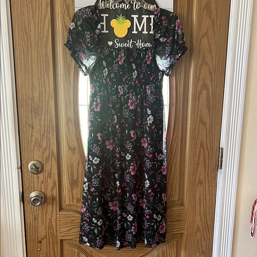Casual Pink Floral Midi Dress with Crew Neck